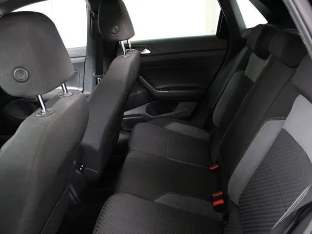 Volkswagen Polo 1.0 TSI DSG R-Line Navigatie | Stoelverwarming | Climate Control