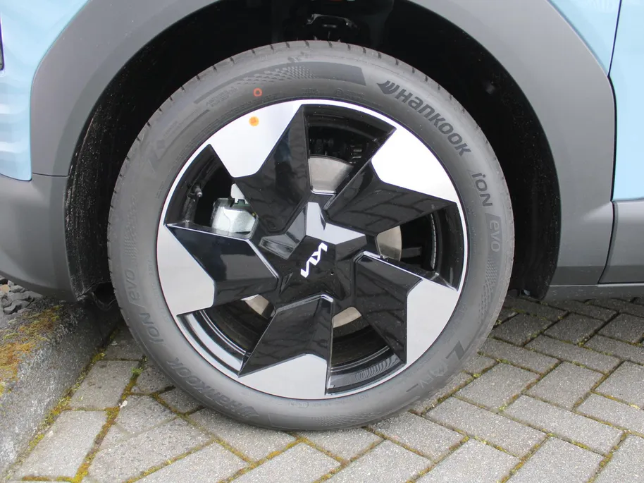 Kia EV2 Plus Advanced 42.2 kWh | Stuur-/stoelverwarming | Schuifdak | Dodehoek detectie | Elek. Stoelverstelling | Camera | 18' LM | LED | HK audio | Cruise adapt. |