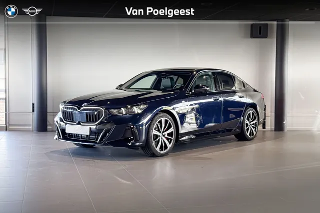 BMW i5 Sedan