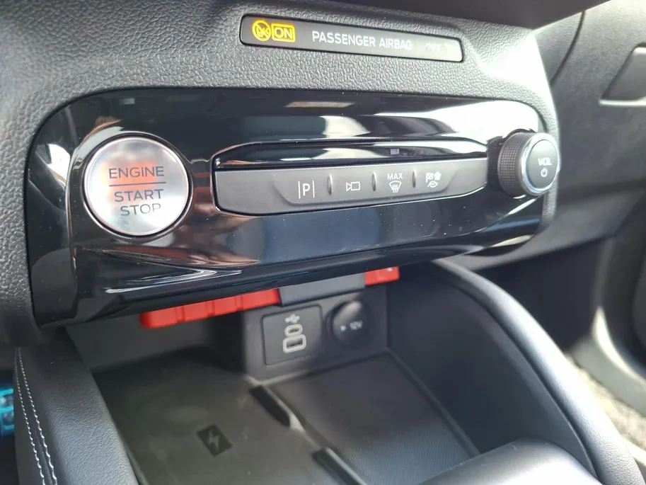 Ford Kuga 2.5 PHEV BlueCruise Edition | 20' Lichtmetaal | Panoramadak | El. Trekhaak | Premium Connectivity | 360Camera | Adaptive Cruisecontrol | Winterpack | El. Achterklep | Matrix Ledkoplampen | Nieuw op voorraad! |