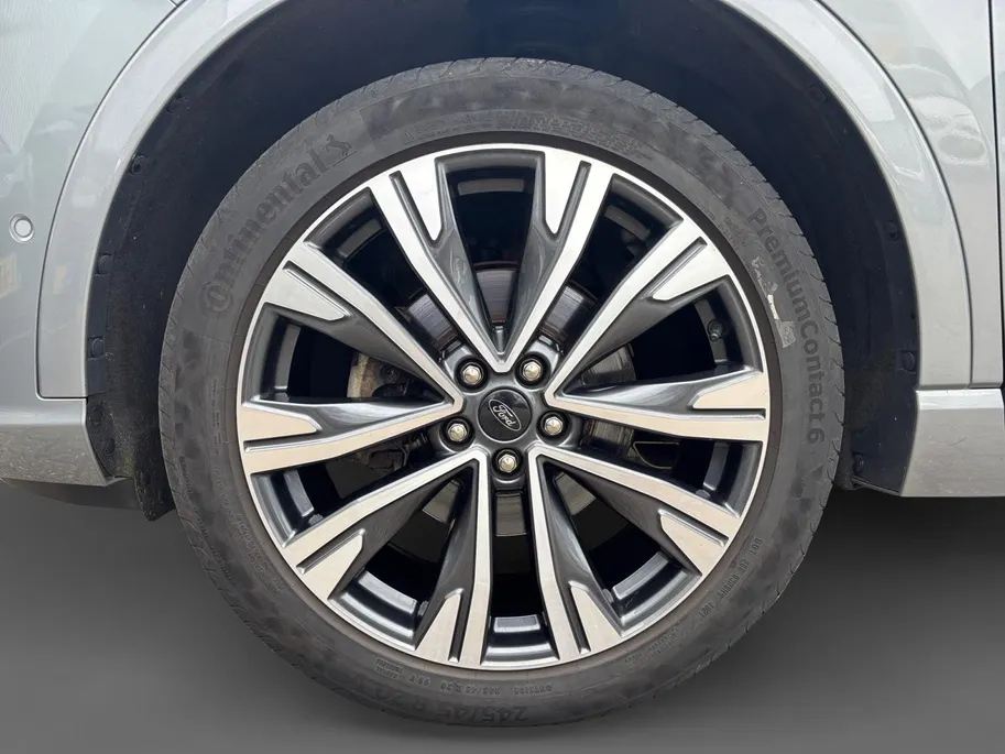 Ford Kuga 2.5 PHEV Vignale | Elektr. Panoramadak | Elektr. Trekhaak | Winterpack | Adapt. Cruise Control | HUD | 20' inch velgen |