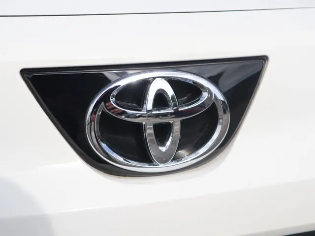 Toyota Aygo X 1.0 VVT-i S-CVT Pulse Automaat Bi-Tone | AllSeasons | Climate co