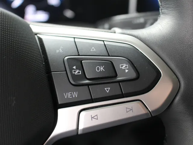 Volkswagen Golf 1.5 TSI Life Edition Apple Carplay | Climate Control | Parkeercamera | 4-seizoenenbanden