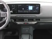 Kia EV2 Plus 42.2 kWh | Dodehoek detectie | Clima | 18'' LM Velgen | Stuur-/stoelverwarming | All seasons | Camera | Keyless | Telefoonlader | Navi |