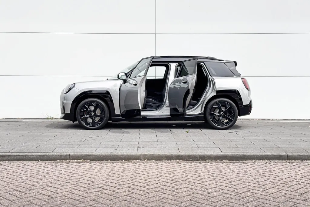 MINI Aceman SE John Cooper Works M 54.2 kWh