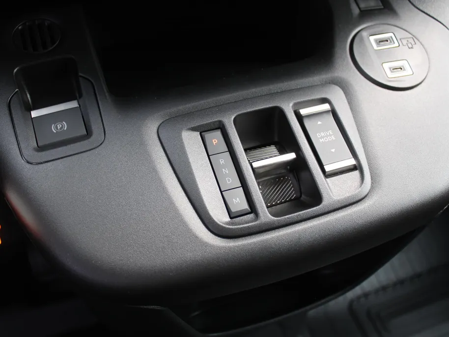 Toyota ProAce CITY 1.5 D-4D L1 Professional | Automaat | 3-zits | Clima | Navi | Camera | Cruise | Dodehoek detectie | Stoel- en stuurverwarming | Digitale binnenspiegel |