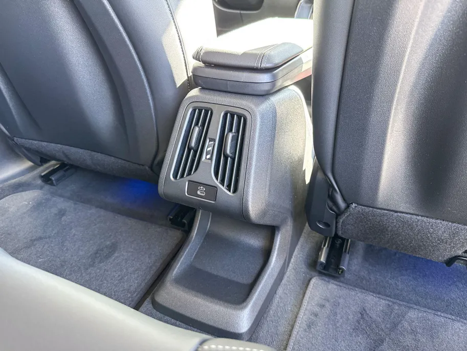 BMW iX2 eDrive20 67 kWh