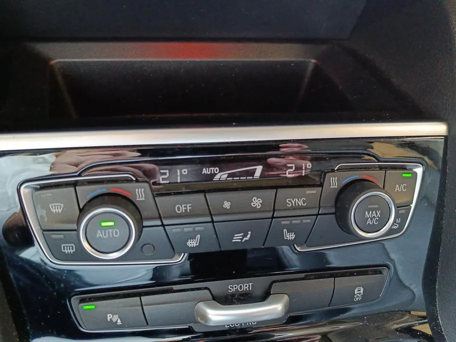 BMW 2 Serie Active Tourer 218i High Executive Edition | Lederen bekleding | Panoramadak | Head-up display | Parkeercamera |