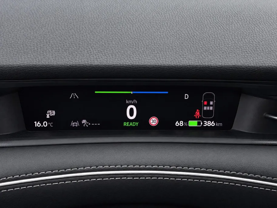 Volkswagen ID.7 Tourer Pro Business 77 kWh / 286pk Stuur- & Stoelverwarming · 360 Camera · Trekhaak · IQ.LIGHT ·  Head-Up Display