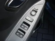 Kia Stonic 1.0 T-GDi MHEV DynamicPlusLine | Stuur-/stoelverwarming | Camera | Cruise adapt. | Clima | LED | Navi | 16' LM | Automaat |