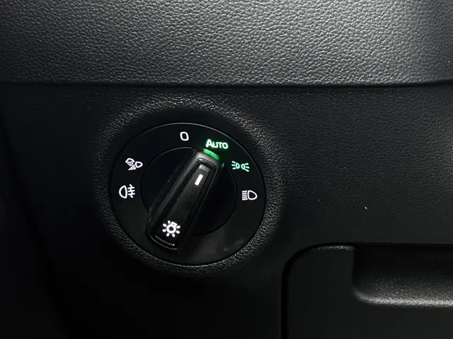 Škoda Karoq 1.5 TSI ACT Sportline Business | PANORAMADAK | 360 CAMERA | WINTERPACK | KEYLESS | NAVI | ELEKTR. ACHTERKLEP