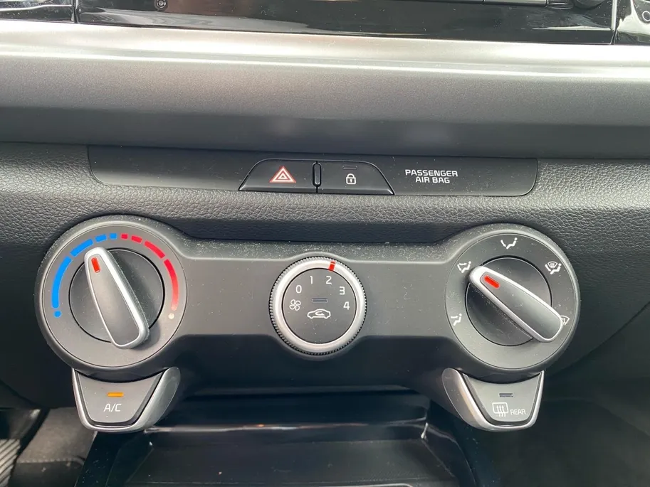 Kia Rio 1.0 T-GDi MHEV DynamicLine | Airco | AppleCarPlay Android Auto | 16 inch LM velgen | Parkeercamera | Cruise control | Lineassist |