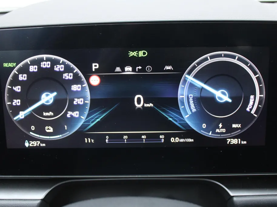 Kia Niro EV DynamicPlusLine 64.8 kWh | 17' LM | Schuif / Kantel dak | Navi | Cruise | Airco | Camera | 17% bijtelling |