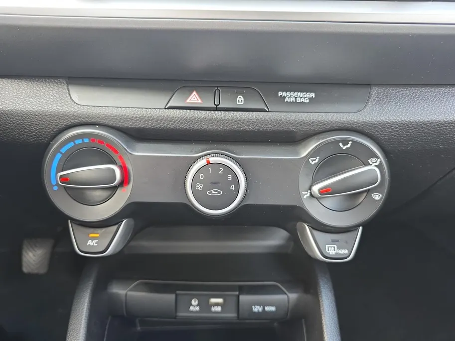 Kia Stonic 1.2 MPi ComfortPlusLine Navigator | Achteruitrijcamera | Apple/Android Carplay | Stoel en Stuurverwarming | Cruise control | 12 maanden garantie! |