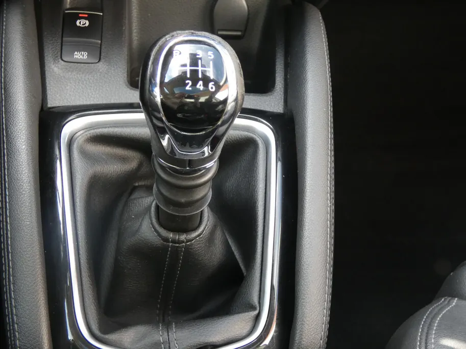 Nissan QASHQAI 1.3 DIG-T 140pk Tekna / Trekhaak / 59.000 KM !!!