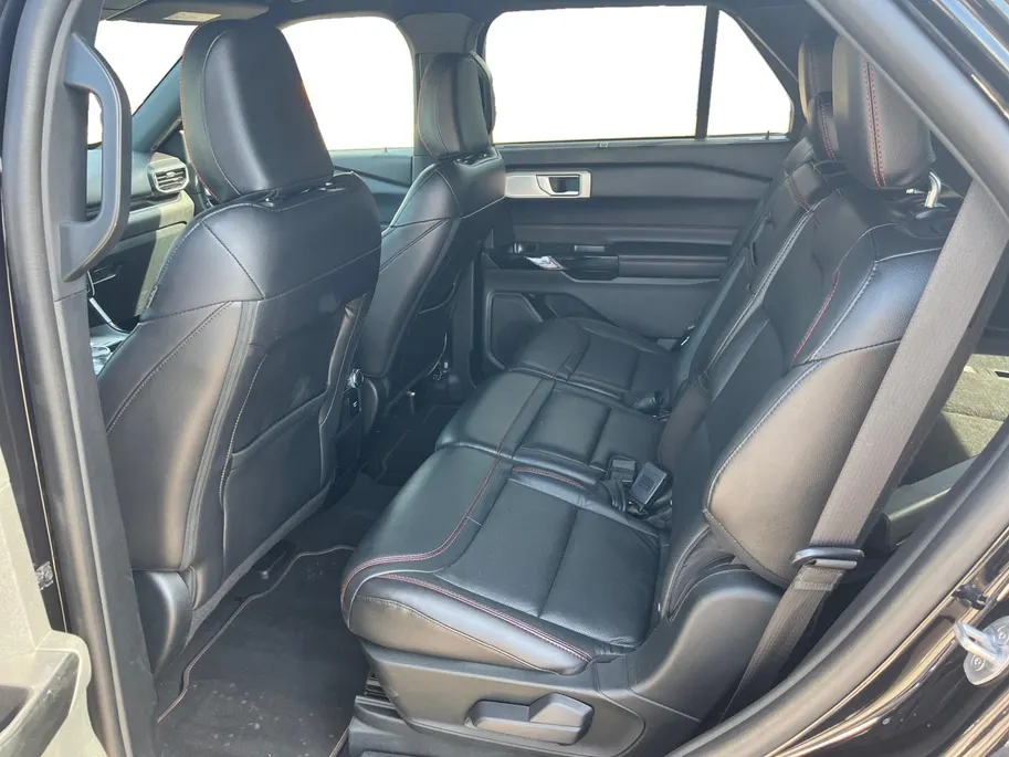Ford Explorer 3.0 V6 EcoBoost PHEV ST-Line 7p. | Dealer Onderhouden | Panoramadak | 360 Graden Camera | All Season Banden | Elektrische Achterklep | Adapt. Cruise Control | BLISS | Winterpakket | Navigatie |