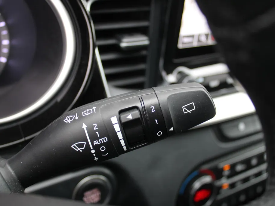 Kia Ceed Sportswagon 1.5 T-GDi MHEV DynamicPlusLine | Stoel- & stuurverwarming | Camera | LED | Navi | Elek. achterklep |