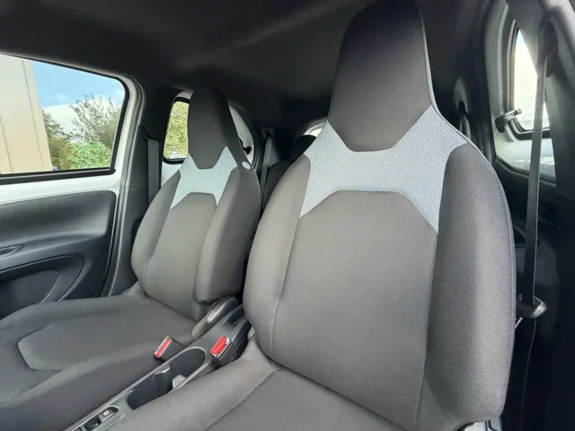 Toyota Aygo X Hybrid 115 play | Apple Car-Play | Adap cruise