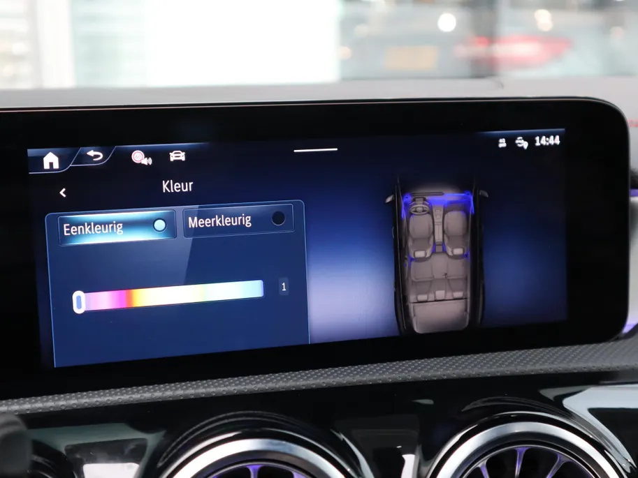 Mercedes-Benz CLA Shooting Brake 250 e Star Edition AMG Line l Panoramadak l Stoelverwarming l Ambiente lichtpakket