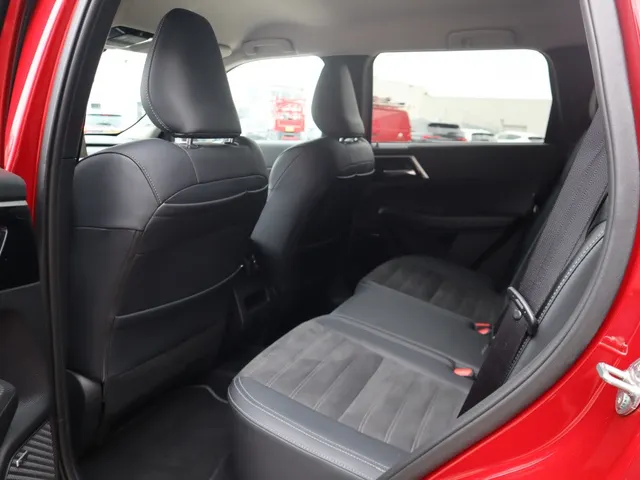 Mitsubishi Outlander 2.4 PHEV First Edition Trekhaak | All Seasonbanden