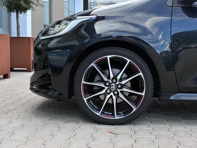 Toyota Yaris 1.5 Hybrid GR Sport | Stoelverwarming | Camera | Carplay |