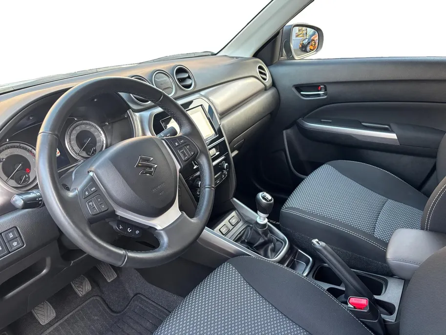 Suzuki Vitara 1.4 Boosterjet Comfort Smart Hybrid | Garantie t/m 2033 ! | Dodehoek detectie | Achteruitrijcamera | Stoelverwarming |