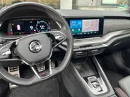 Škoda Octavia Combi 1.4 TSI 245pk DSG RS iV PHEV Business · Panoramadak · Camera · Wegklapbare Trekhaak · Stoelverwarming voor+achter · 19'' Inch ·