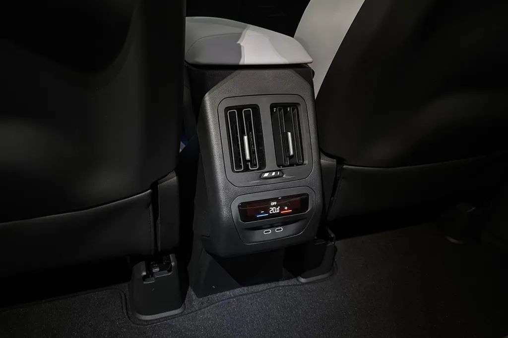 BMW iX3 50 xDrive 113 kWh
