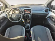 Toyota Aygo 1.0 VVT-i x-play | Airco | Bluetooth | Camera | 5 deurs | Zwart dak |