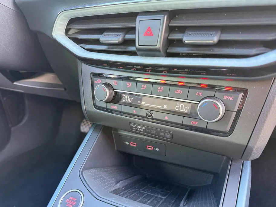SEAT Arona 1.0 EcoTSI Xperience Business | Camera | Apple Carplay/Android Auto | Cruise Control | Keyless | Climate Control |