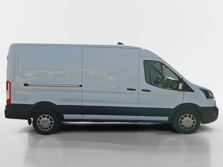 Ford Transit 350 2.0 TDCI L3H2 Trend 130 pk l BPM VRIJ! | Navigatiesysteem| 12' scherm | Trekhaak | Voorruitverwarming l 3-zits | All seasonbanden | Laadruimtebescherming