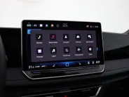 Volkswagen Tiguan 1.5 eHybrid 204pk DSG R-Line Edition · Panoramadak · 360 Camera · Harman Kardon · Keyless · Matrix LED · Stuur- & Stoelverwarming · Garantie t/m 15-09-2030 of 100.000km