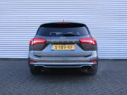 Ford Focus Wagon 1.0 EcoBoost ST Line Business | Stuur-/stoel-/voorruitverwarming | Camera | Clima | Draadloze telefoonlader | 17' LM | Navi |