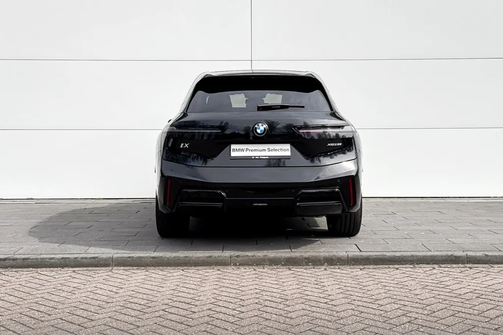 BMW iX xDrive60 112 kWh