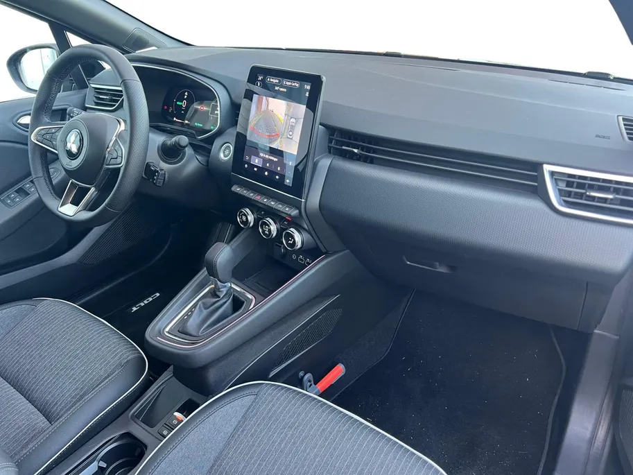 Mitsubishi Colt 1.6 HEV Instyle | Navigatie| Trekhaak| Metallic lak| Climate Control| BOSE audio| Camera| Parkeer sensoren Voor/Achter| Stoel verwarming| Stuur verwarming| Keyless Start/Entry