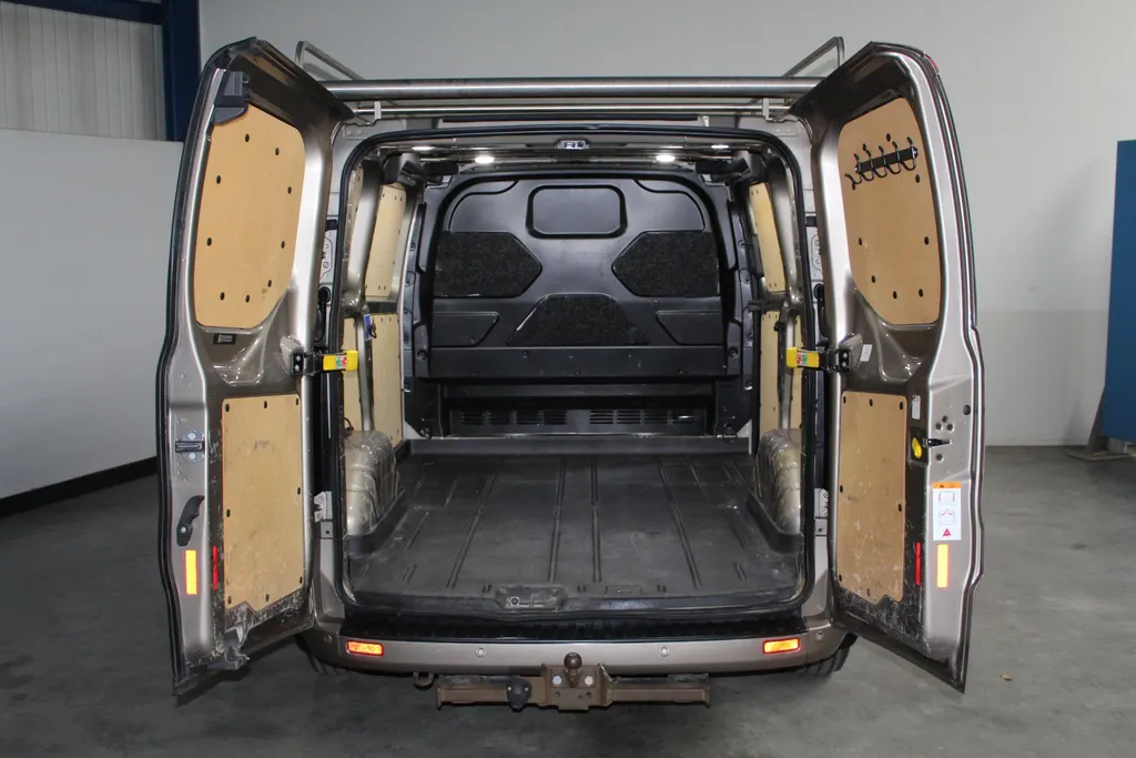 Ford Transit Custom 300 2.0 TDCI L1H1 Limited 130 PK | Drivers Assistance Pack | stoel & stuur verwarming | imperiaal | Safety pack | trekhaak | Apple Carplay/Android Auto |