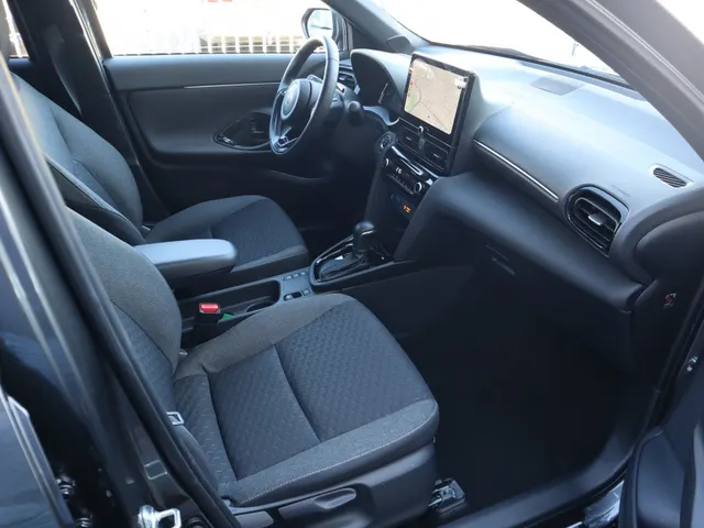 Toyota Yaris Cross 1.5 Hybrid 115 Dynamic Parkeersensoren | Stuur en stoelverwarming