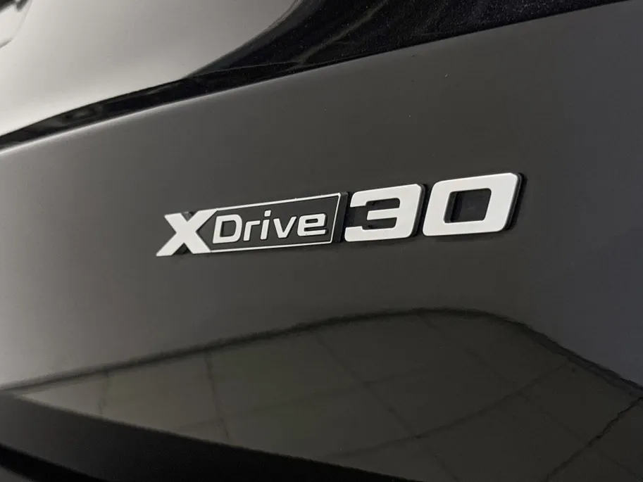 BMW iX1 xDrive30 Launch Edition