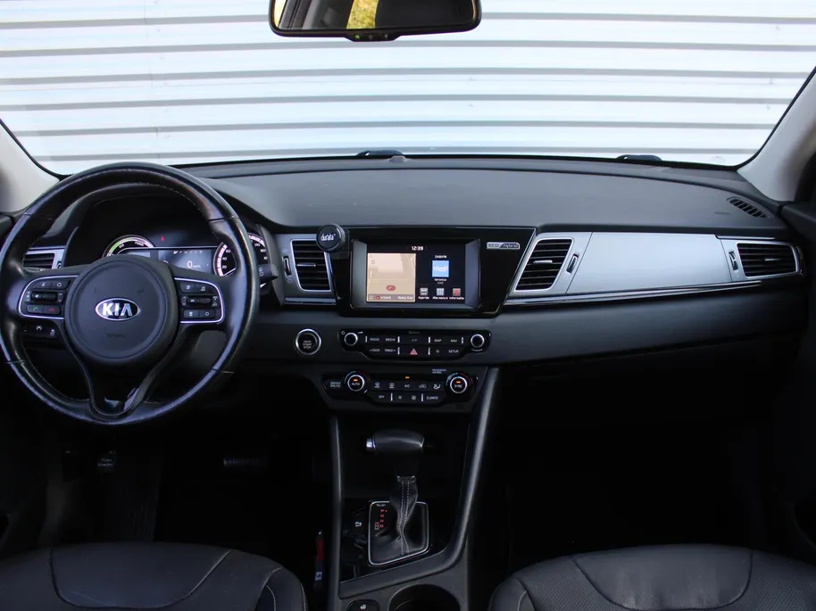 Kia Niro 1.6 GDi Hybrid DynamicPlusLine | Stuur-/stoelverwarming | Camera | Leer | Navi | Clima | Cruise adapt. | Keyless | 16' LM |