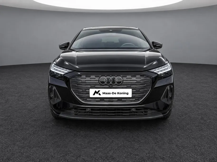 Audi Q4 Sportback e-tron 45 quattro 82 kWh / 285pk S Edition · SONOS · Trekhaak  · Camera  · Elektrische stoelverstelling · Stoelverwarming · Apple/Android Car Play · 20'' ·