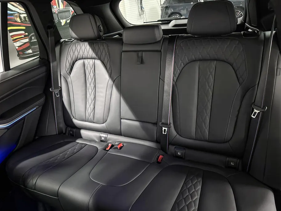 BMW X5 xDrive50e Launch Edition