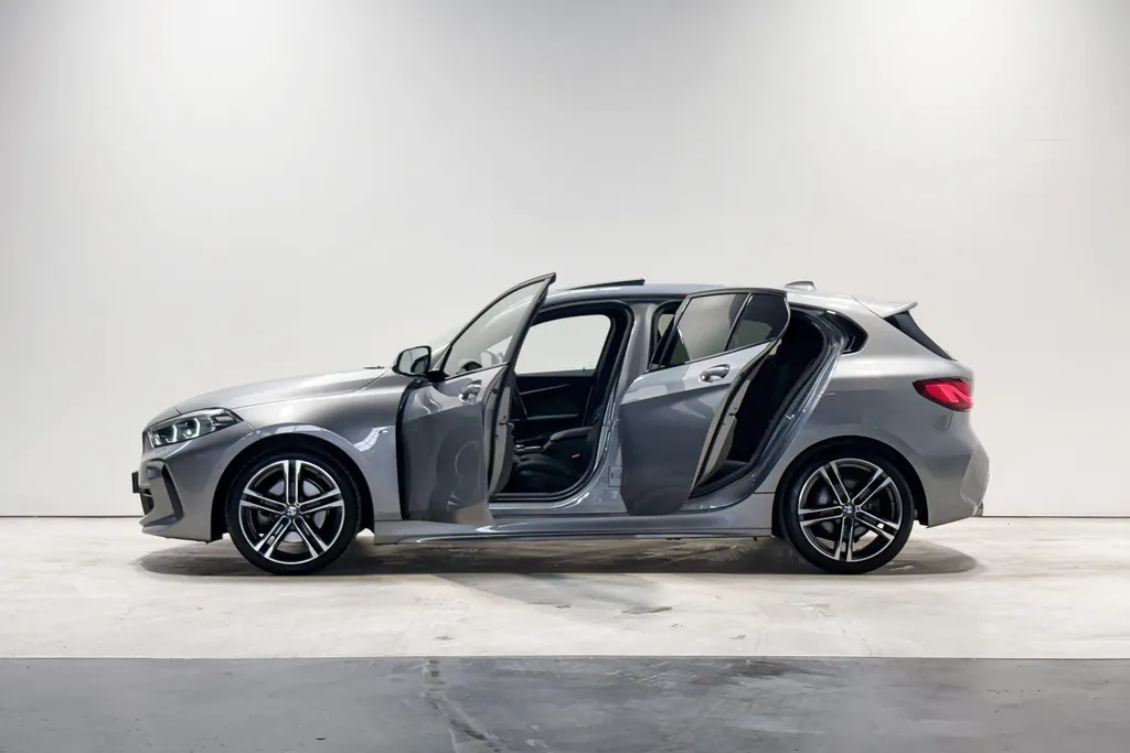 BMW 1 Serie 118i 5-deurs Model M Sport