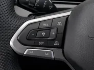Volkswagen Tiguan 1.5eHybrid 150kW/204PK R-Line Black Style · Leder · Trekhaak · Panoramadak · 360°Camera · Garantie t/m 28-10-2030 of 100000km.