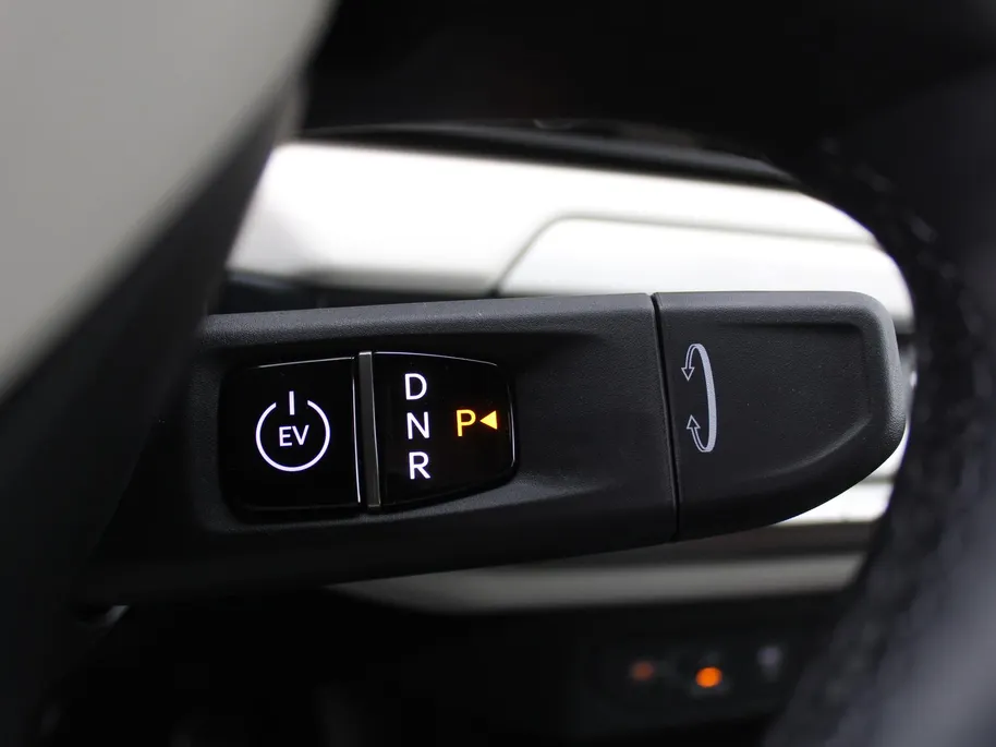 Kia EV4 GT-PlusLine 81.4 kWh | Schuifdak | Stuur-/stoelverwarming + ventilatie | Camera rondom | Elek. stoelverstelling | Leer | HUD | LED | 19' LM |