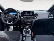 Kia Ceed 1.0 T-GDi GT-Line | Panorama schuifdak | Navigatie | Camera | Apple Carplay / Android auto | Stoelverwarming/ Stuurverwarming | Cruise control | Lichtmetalen Velgen |