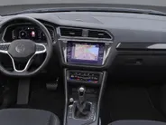 Volkswagen Tiguan 1.4TSIeHybrid 180kW/245PK Elegance · Panoramadak · Trekhaak · Camera + Parkeersensoren · Apple/Android Car Play ·