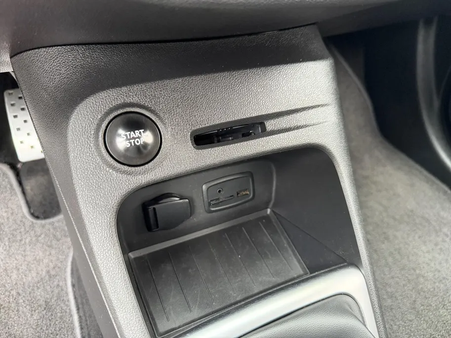 Renault Captur 0.9 TCe Edition One | Stoelverwarming | Navigatie | Bluetooth | Camera | Parkeersensoren | 1e Eigenaar | Lederen Bekleding | 12 Maanden BOVAG Garantie