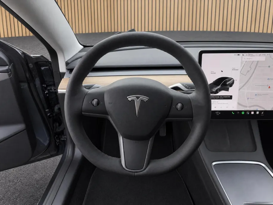 Tesla Model 3 Standard RWD Plus 60 kWh 90% SOH | 12 maanden BOVAG | Stoelverwarming | Groot scherm |