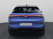 Volkswagen T-Roc 1.5eTsi/150PK R Line First Edition Black Style DSG · Navigatie · 360°Camera + Parkeersensoren · Stoel- & stuurverwarming · Garantie t/m 28-11-2025 · EXTRA INRUILKORTING