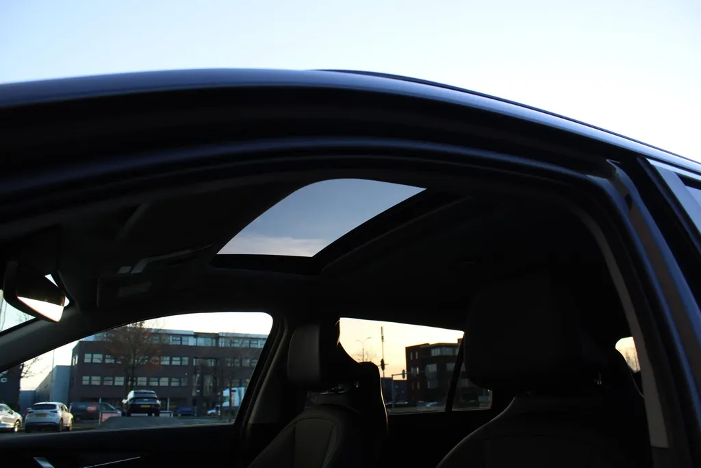 Kia Niro EV DynamicPlusLine 64.8 kWh | Airco | Navi | Camera | Cruise | 17' LM | PDC |